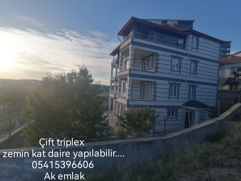 Çift triplex + giriş 4+1daire 3 ev..